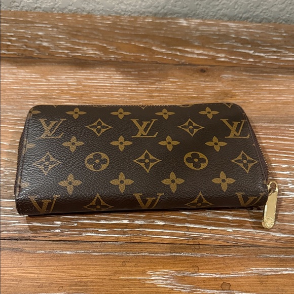 Source Unknown Handbags - Designer inspired brown Monogram Wallet